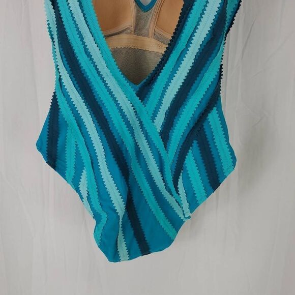 GOTTEX size 6 stripe Blue Teal Zig Zag Stripe One-Piece Swimsuit 818151. - Picture 5 of 7
